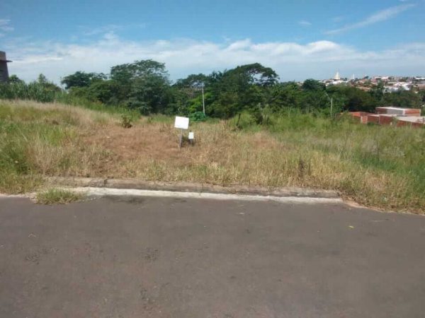 Vende-se Lote 5 da Quadra H no Loteamento Estância Ipanema em Lucélia-SP