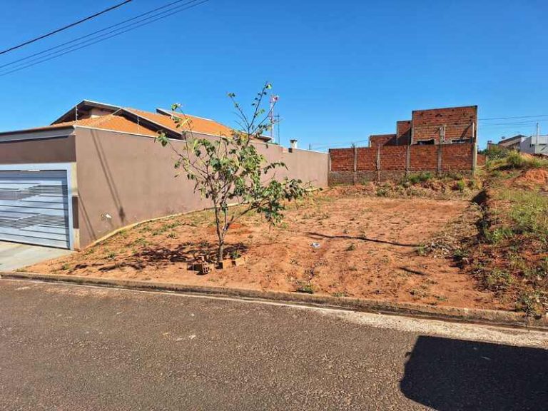 Vende-se terreno urbano localizado no Loteamento Baraldi em Lucélia SP