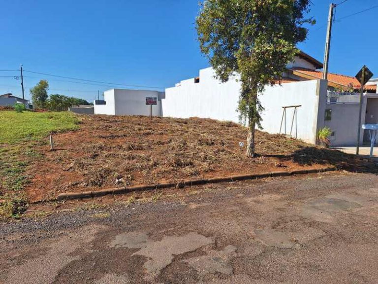 Vende-se terreno urbano na cidade de Lucélia