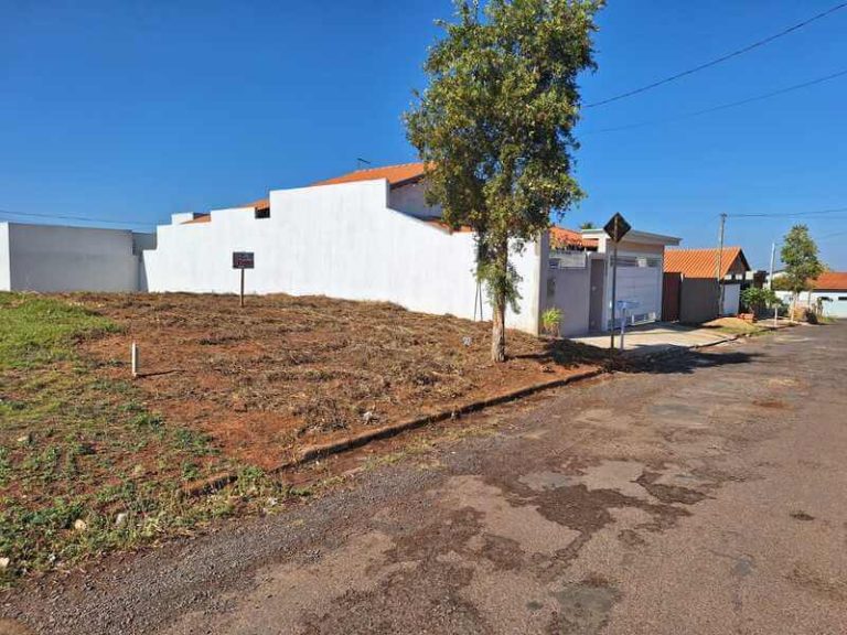 Vende-se terreno urbano na cidade de Lucélia