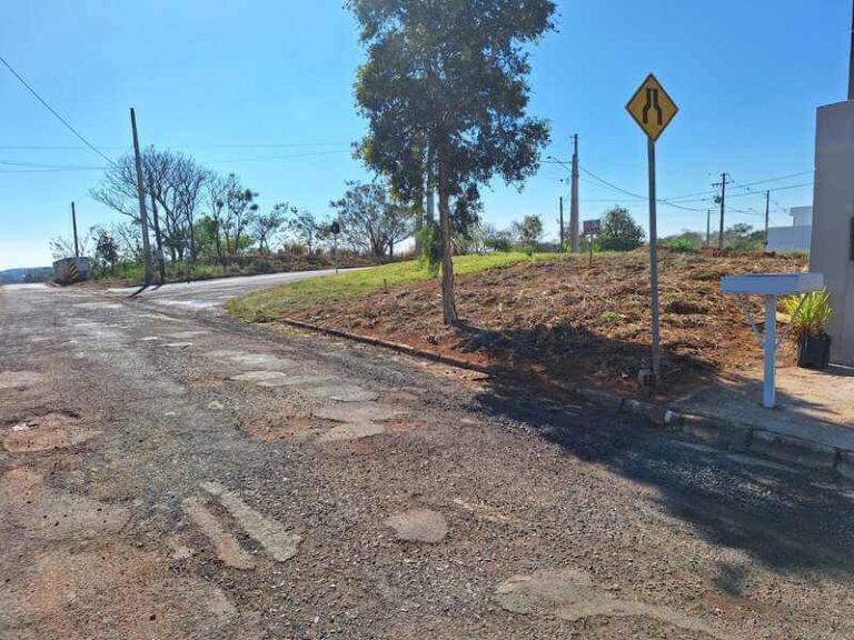 Vende-se terreno urbano na cidade de Lucélia