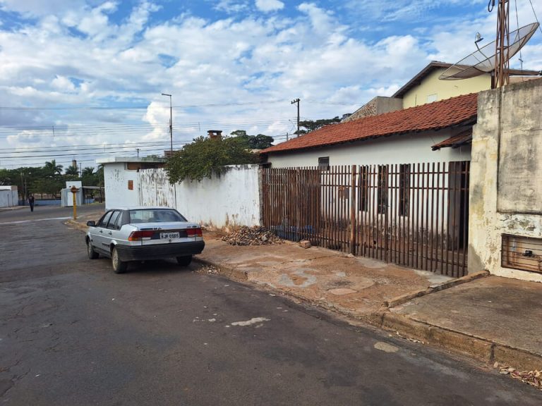 Vende-se imóvel residencial e comercial na cidade de Lucélia