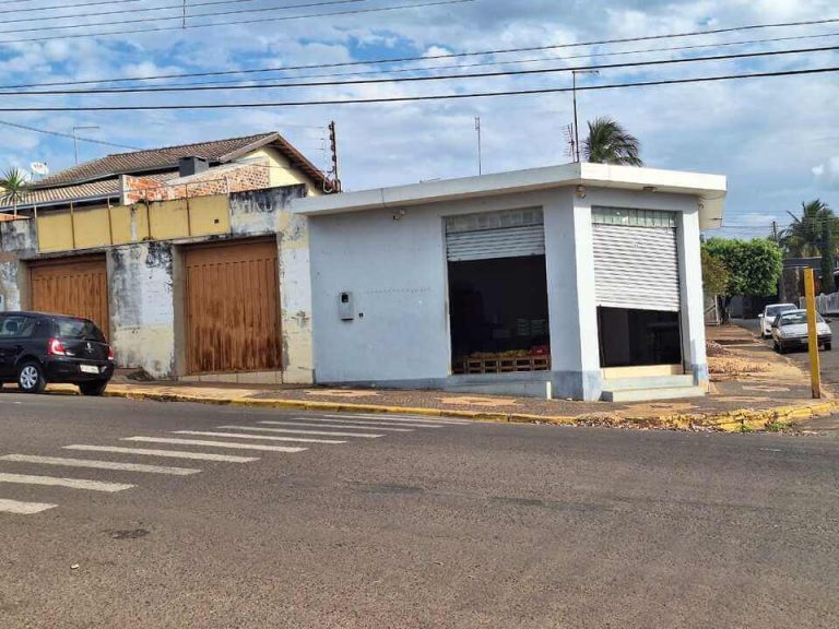 Vende-se imóvel residencial e comercial na cidade de Lucélia