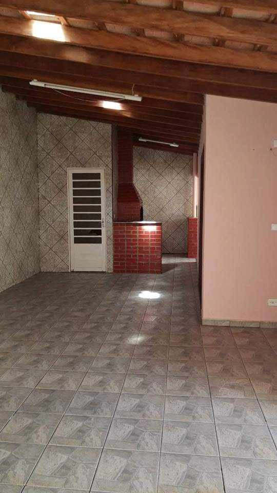 Vende-se imóvel residencial na Rua das Margaridas em Lucélia SP