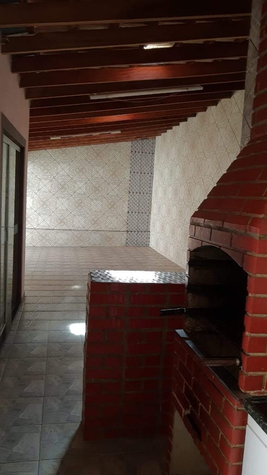 Vende-se imóvel residencial na Rua das Margaridas em Lucélia SP