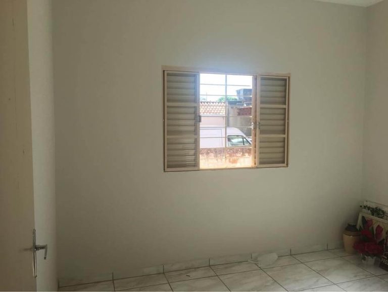 Vende-se imóvel residencial no centro de Lucélia-SP