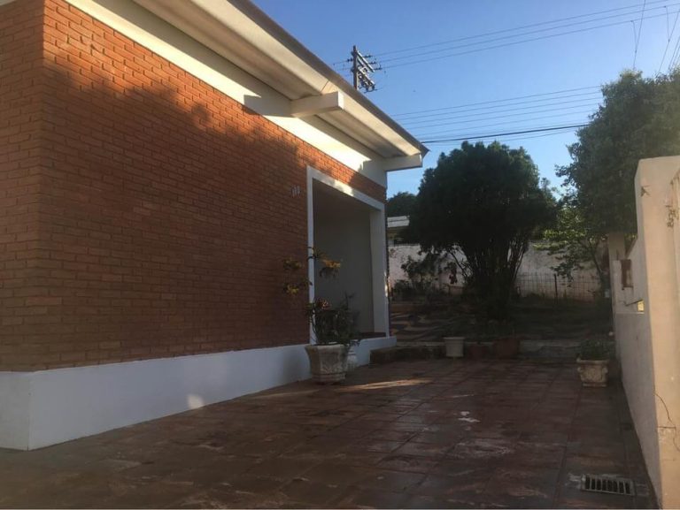 Vende-se imóvel residencial no centro de Lucélia-SP