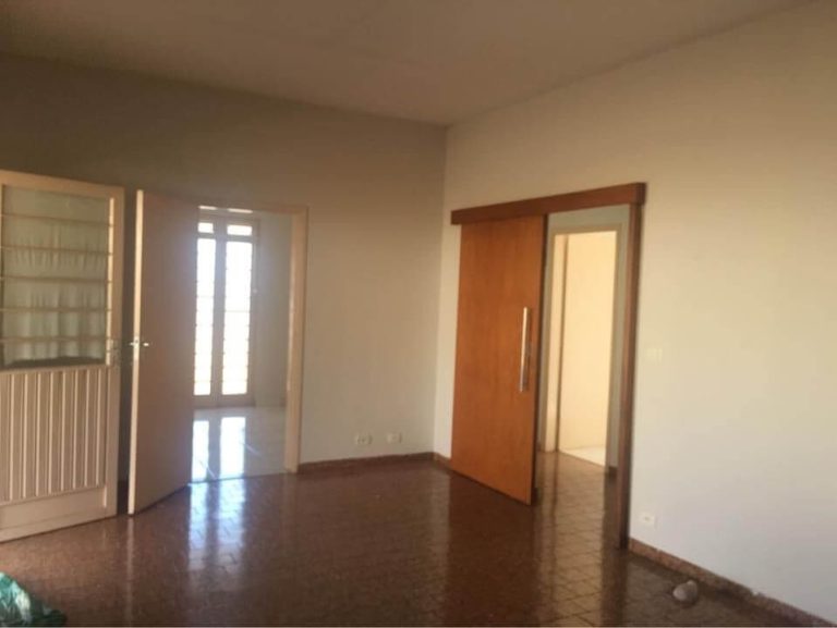 Vende-se imóvel residencial no centro de Lucélia-SP