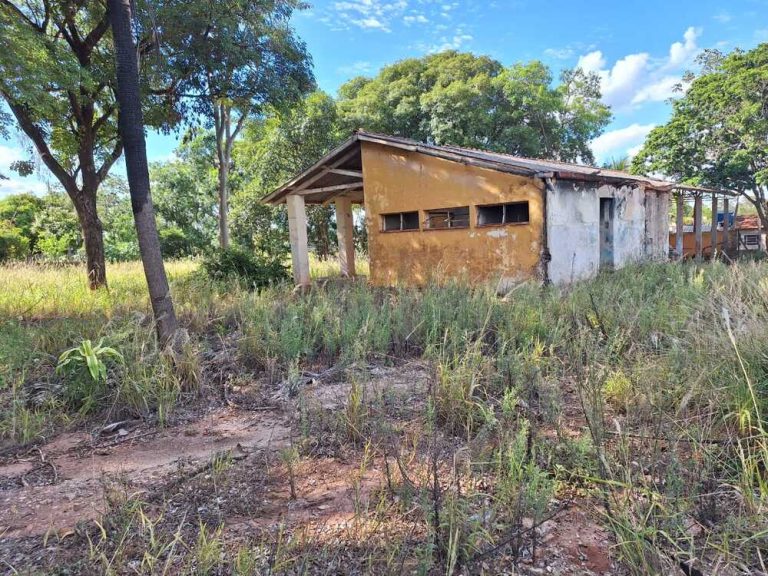 Vende-se terreno urbano no Bairro União em Lucélia-SP