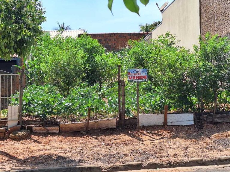 Vende-se terreno na rua Travessa Taquari em Lucélia-SP