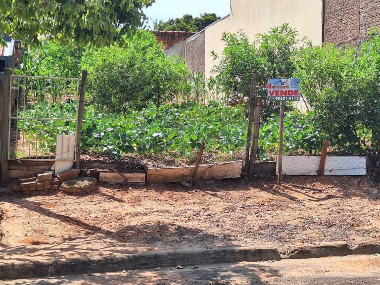 Vende-se terreno na rua Travessa Taquari em Lucélia-SP