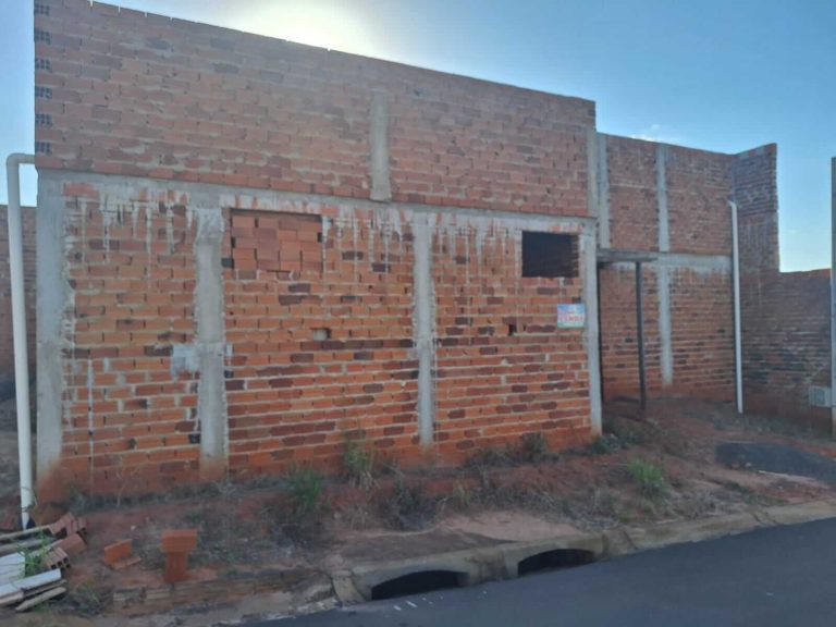 Imóvel comercial a venda em Adamantina-SP