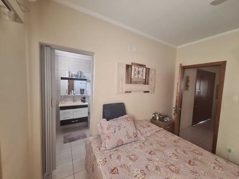 Vende-se Belíssima Casa Residencial na Rua Francisco Xavier de Oliveira em Lucélia-SP