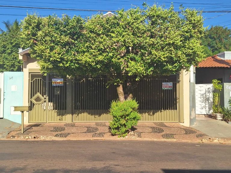 Imóvel Residencial à Venda no Centro de Lucélia