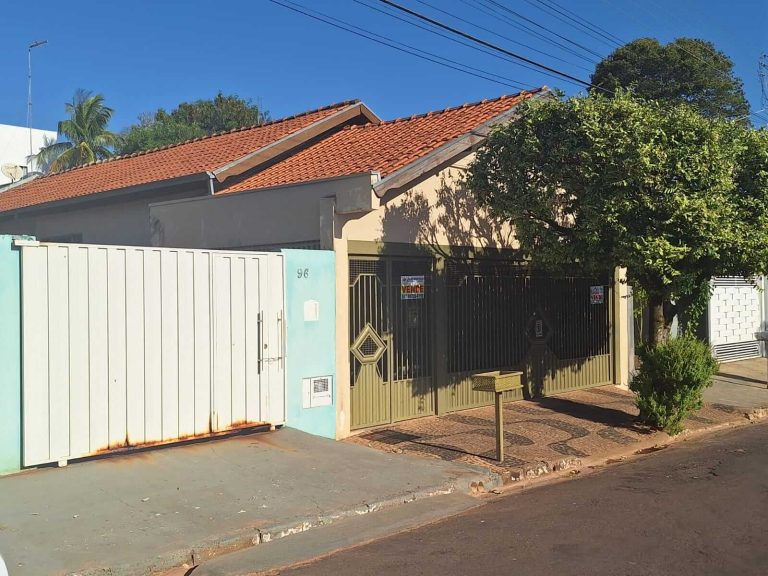 Imóvel Residencial à Venda no Centro de Lucélia