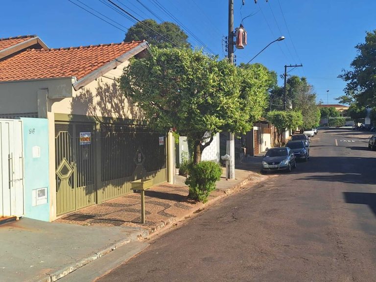 Imóvel Residencial à Venda no Centro de Lucélia