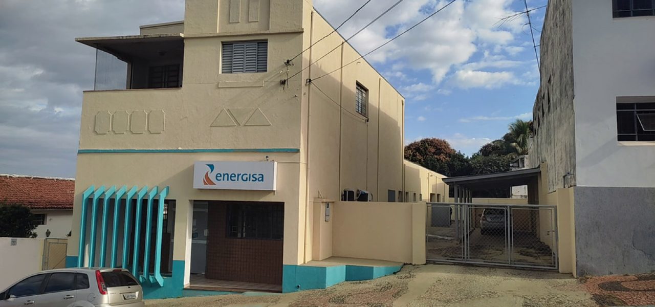 Vende-se imóvel comercial no Centro de Lucélia